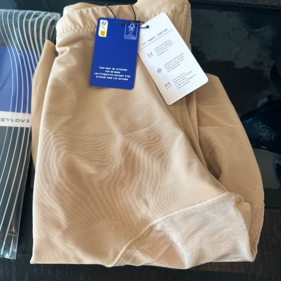 Superpower short shape wear - Picture 2 of 3